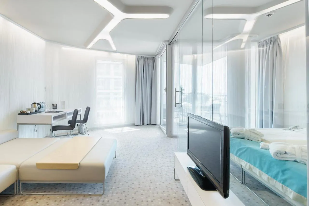 Hotel Ultra Marine by Zdrojowa Kołobrzeg 5*,