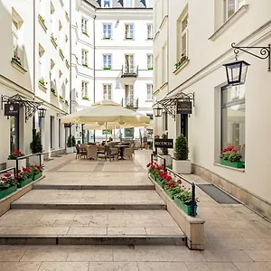 St. Andrew's Palace Hotel apartamentowy